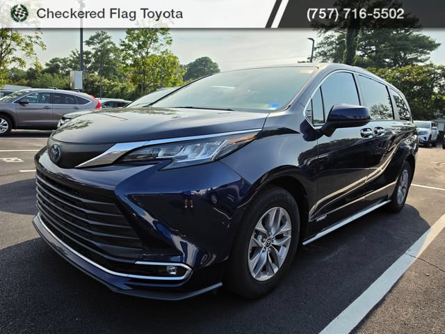 Used 2021 Toyota Sienna XLE w/ XLE Plus Package FWD image 1