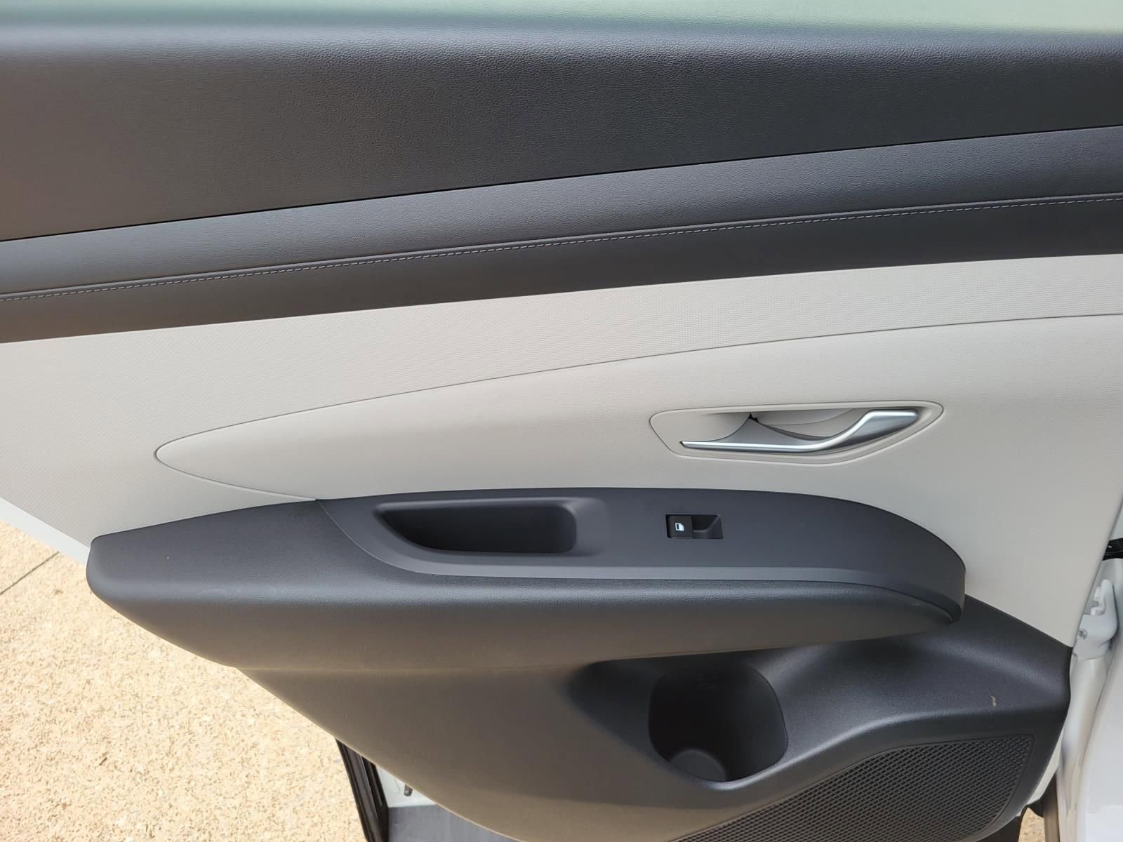 New 2026 Hyundai Tucson SE image 9