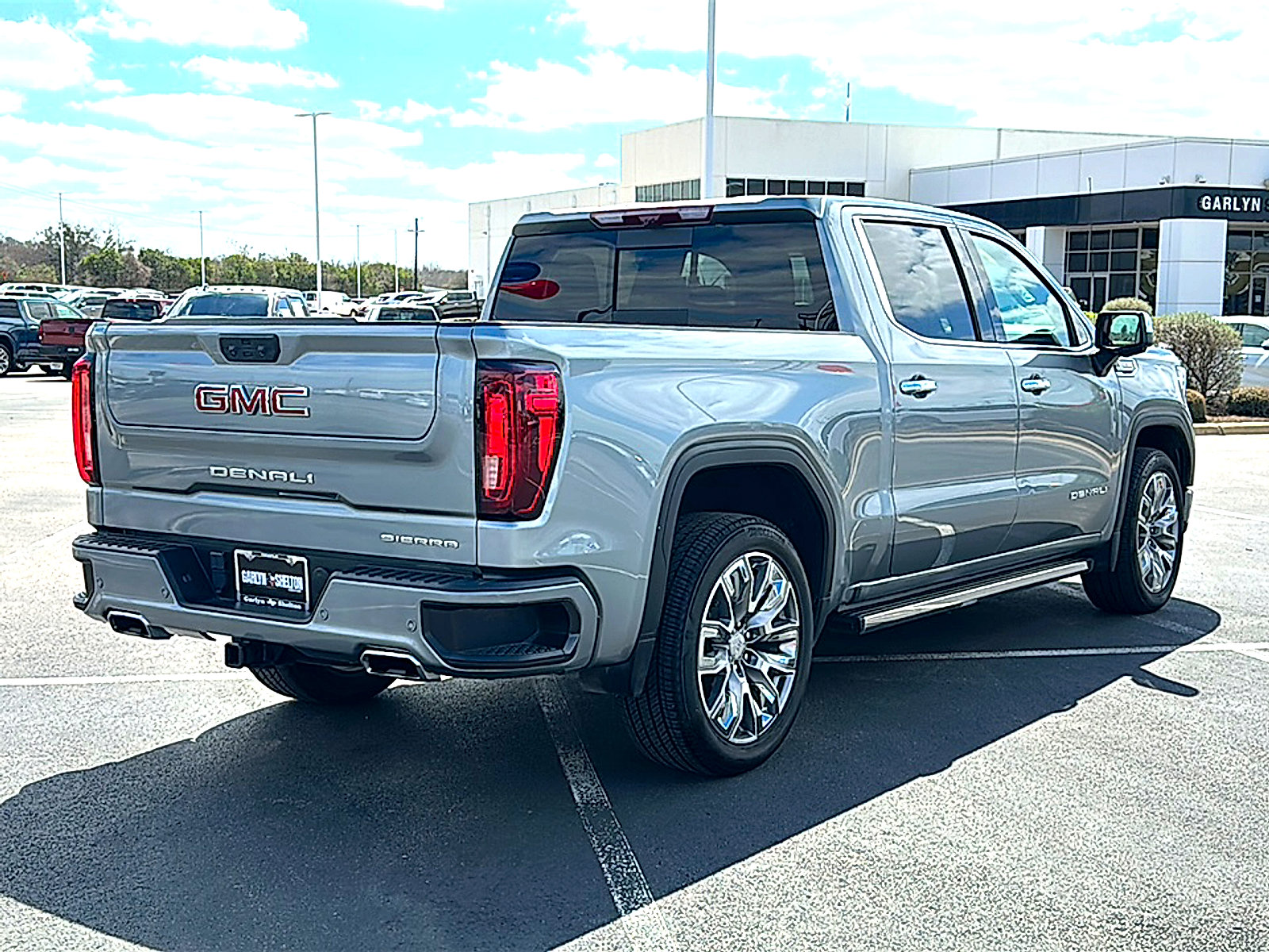 Used 2024 GMC Sierra 1500 Denali w/ Denali Reserve Package AWD/4WD image 8