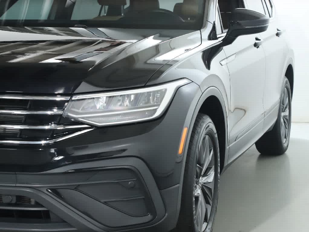 Certified 2023 Volkswagen Tiguan SE AWD/4WD image 4