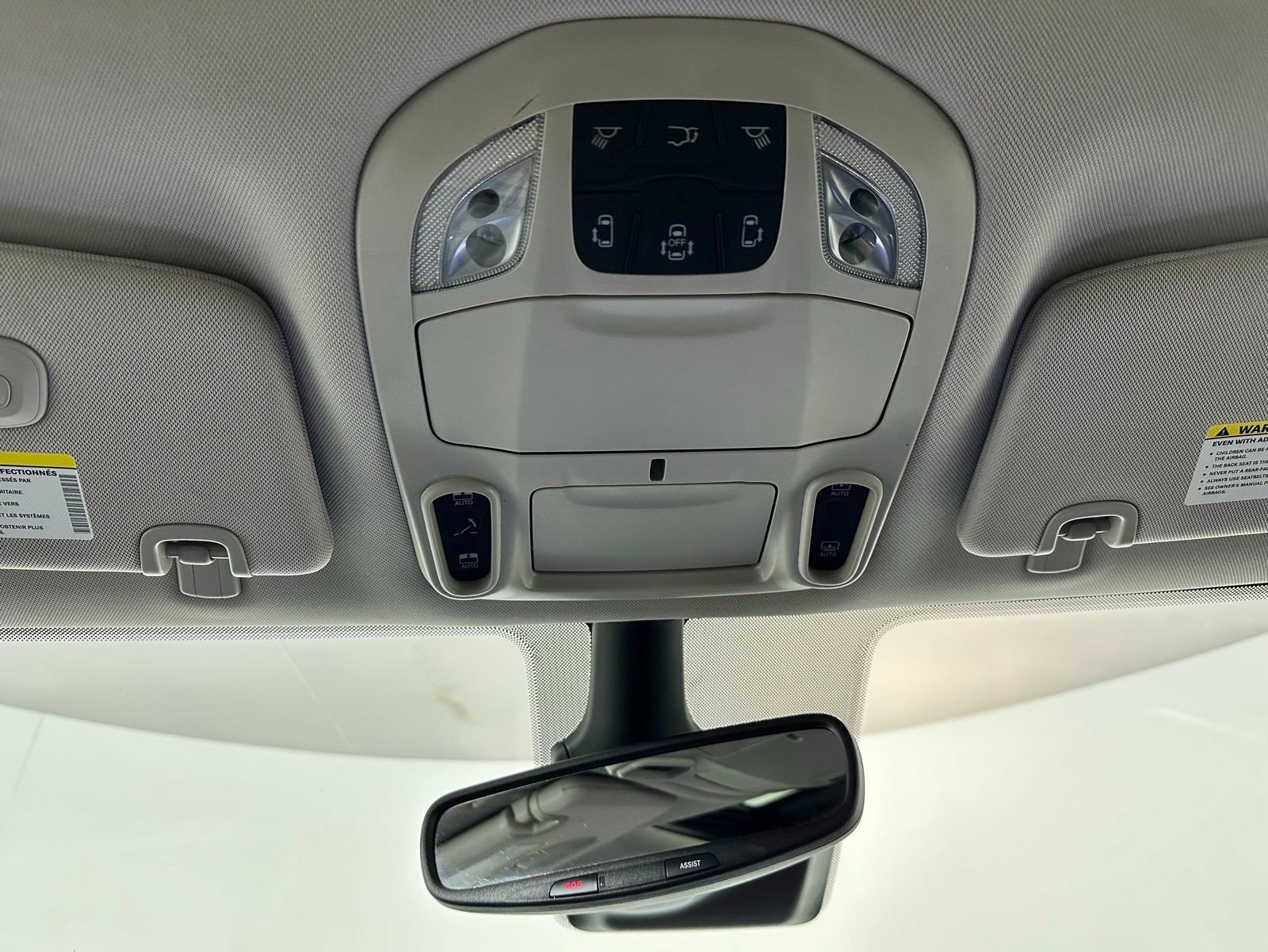 Used 2024 Chrysler Pacifica Limited image 43