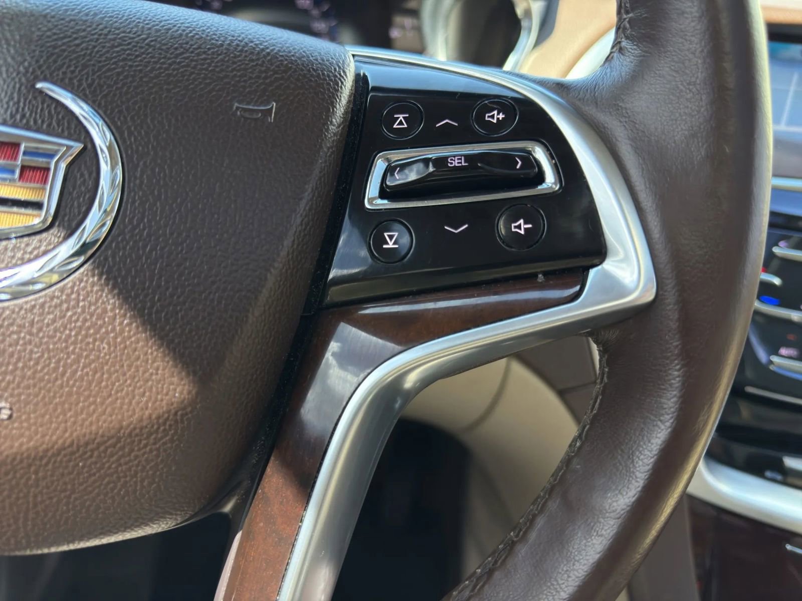 Used 2016 Cadillac SRX Luxury w/ Driver Awareness Package image 18