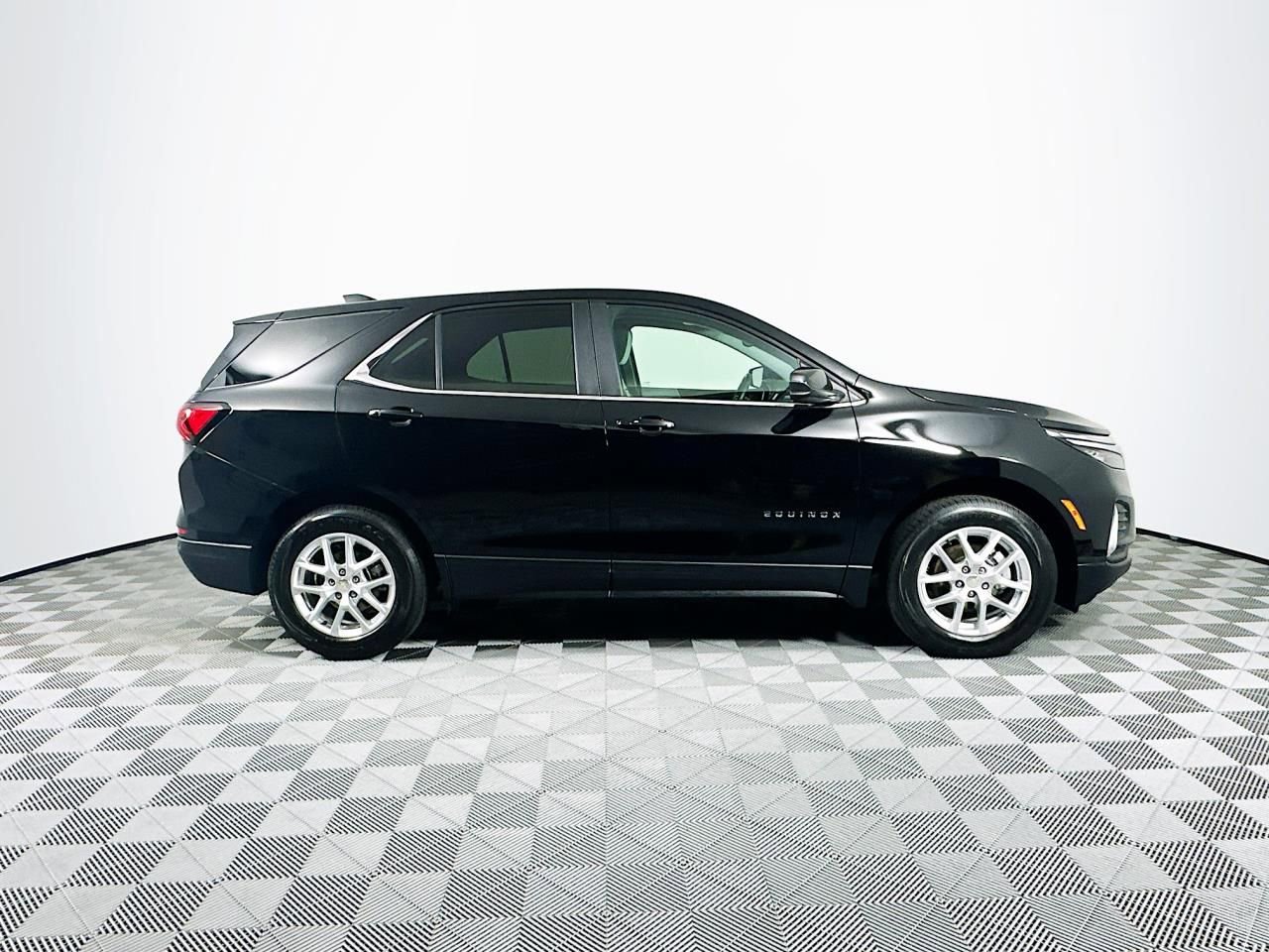 Used 2024 Chevrolet Equinox LT image 7