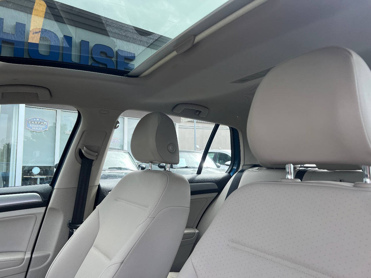 Used 2015 Volkswagen Golf S FWD image 17