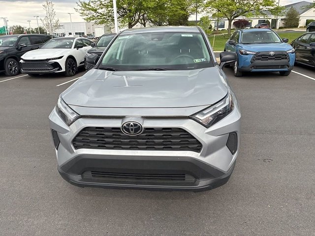 Certified 2025 Toyota RAV4 LE AWD/4WD image 18