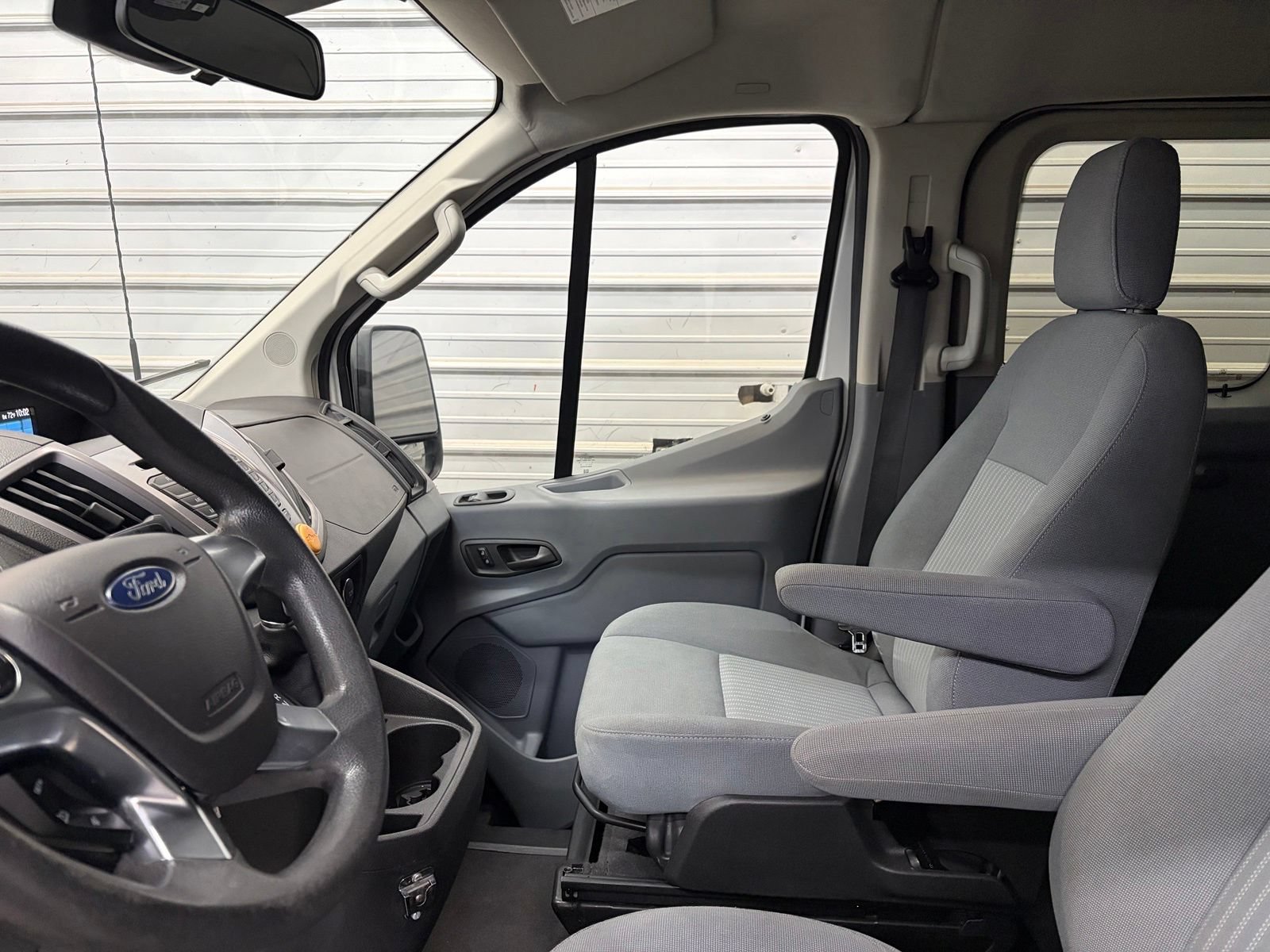 Used 2015 Ford Transit 150 XLT RWD image 22