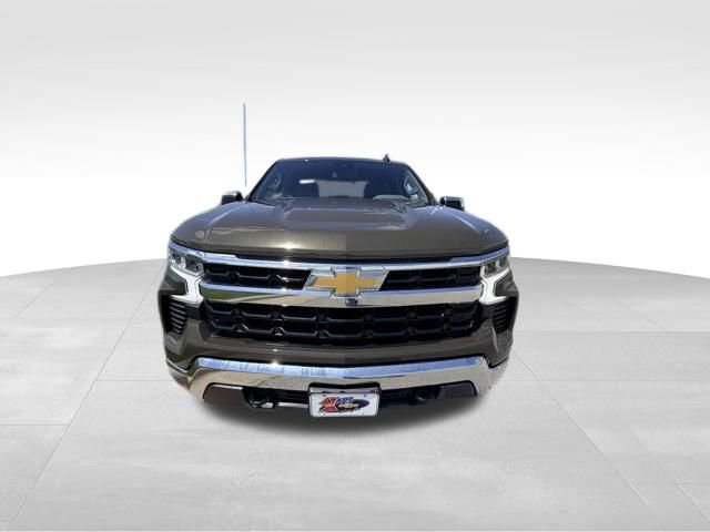 Used 2023 Chevrolet Silverado 1500 LT w/ Convenience Package II AWD/4WD image 3