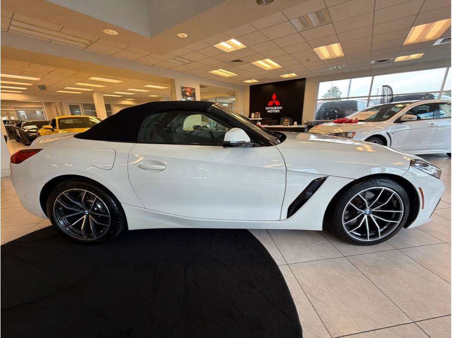 Used 2019 BMW Z4 sDrive30i w/ Convenience Package RWD image 4