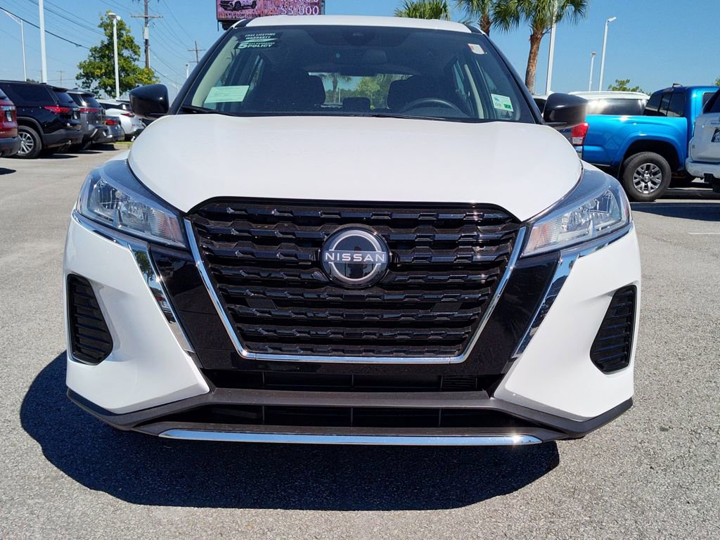 Used 2025 Nissan Kicks Play S image 11