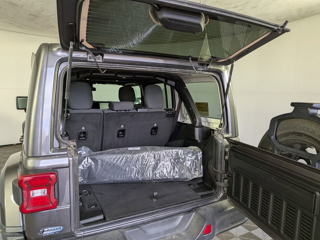 Certified 2025 Jeep Wrangler Unlimited Sahara image 12