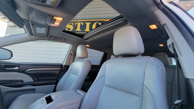 Used 2019 Toyota Highlander Limited AWD image 20