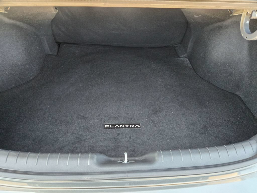 Used 2025 Hyundai Elantra Sport FWD image 29