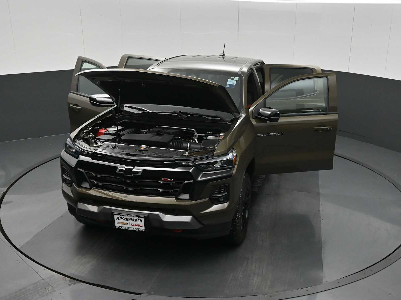 Used 2024 Chevrolet Colorado Z71 w/ Z71 Convenience Package 2 image 27
