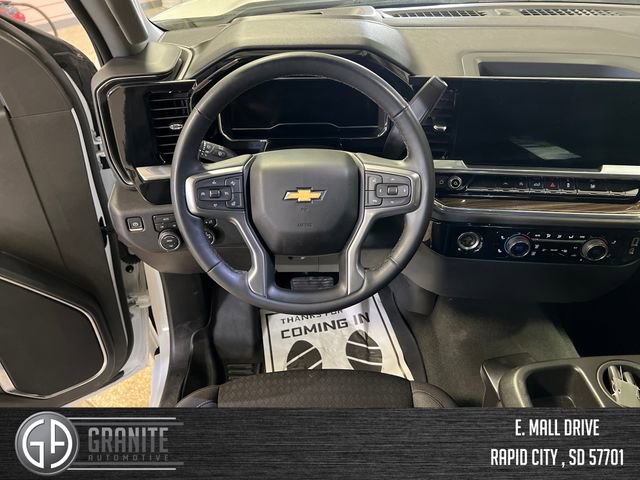 Used 2024 Chevrolet Silverado 1500 LT image 13
