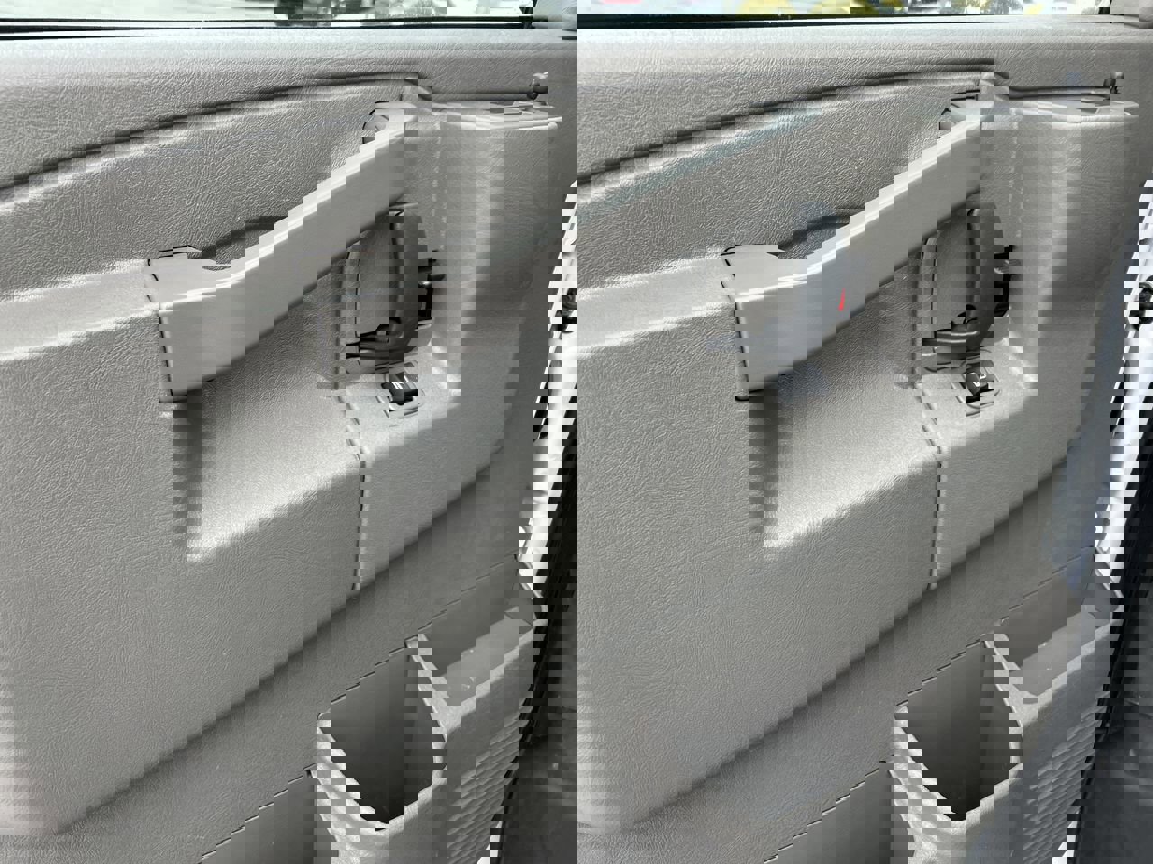 Used 2024 GMC Savana 2500 w/ Driver Convenience Package image 18