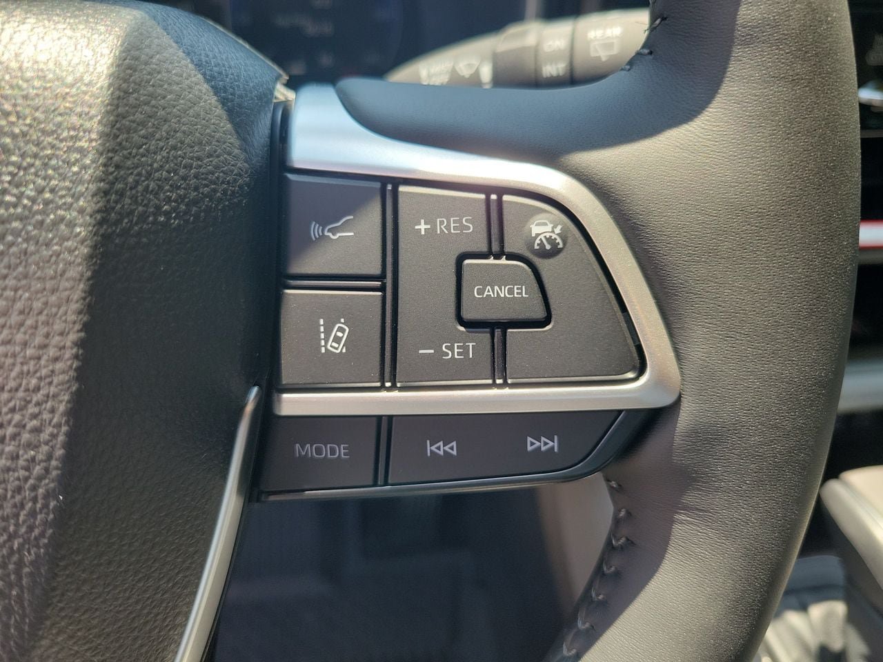 New 2026 Toyota Highlander Limited AWD/4WD image 21