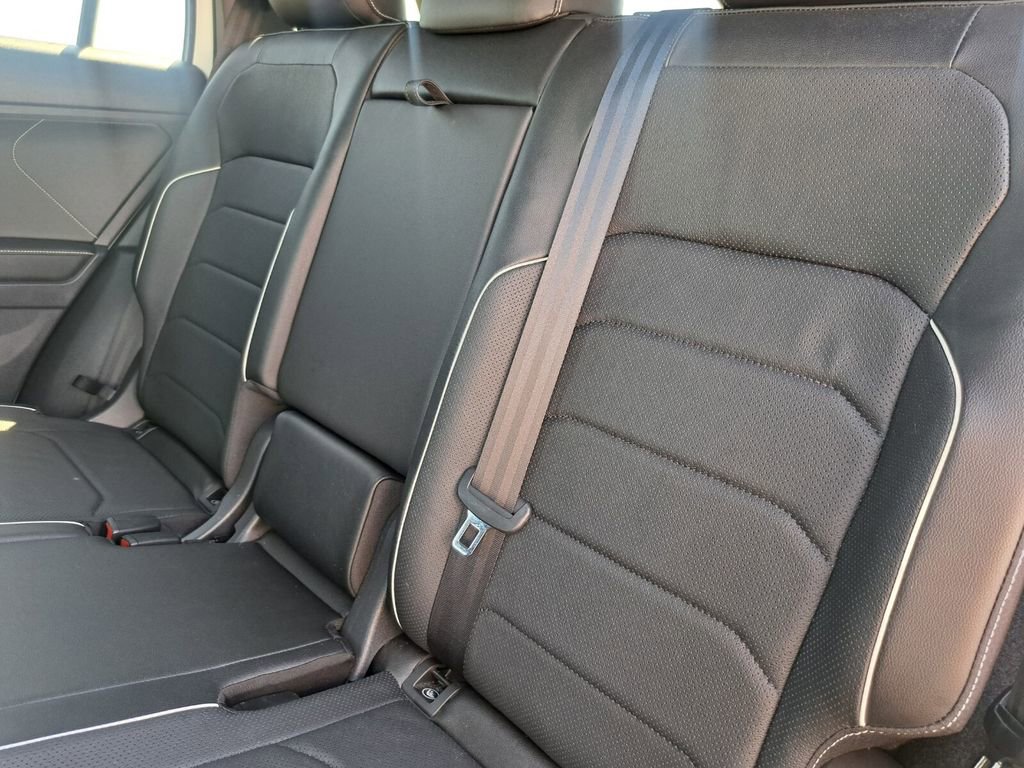 Used 2023 Volkswagen Tiguan SEL R-Line image 24