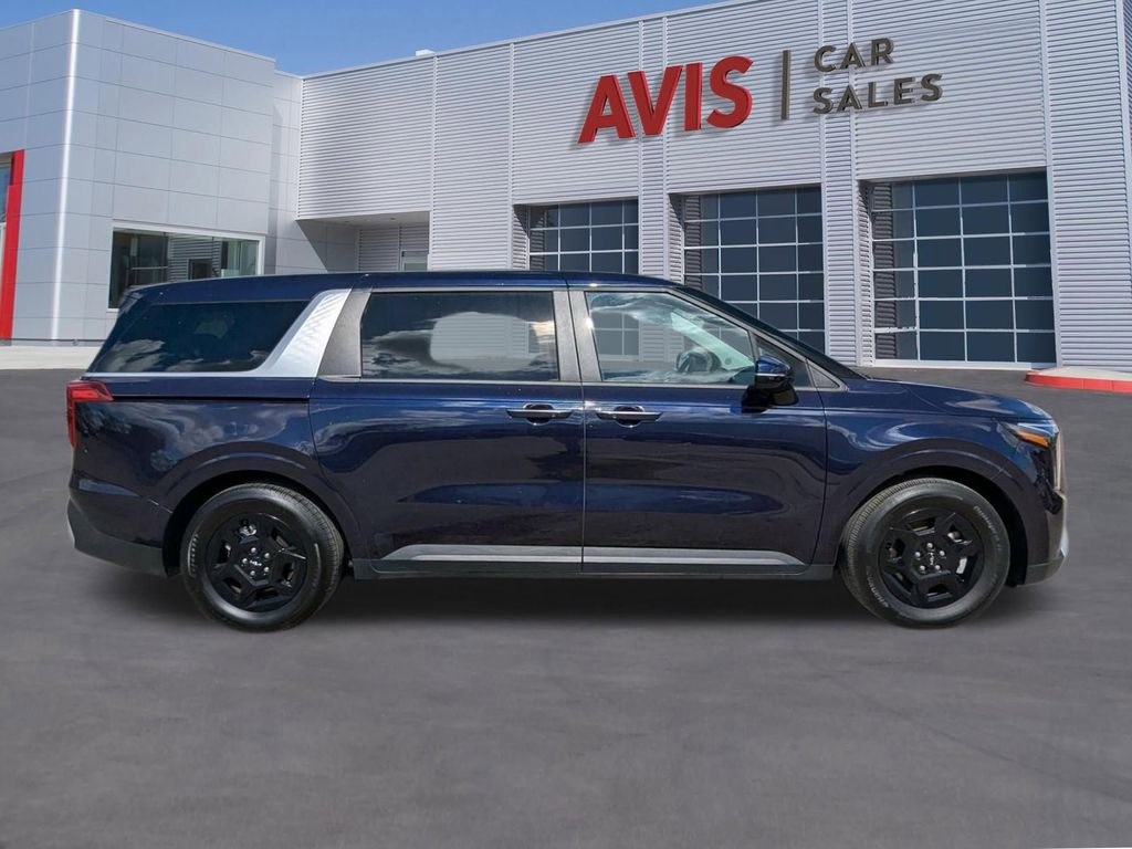 Used 2025 Kia Carnival image 5