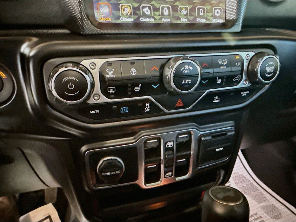 Certified 2023 Jeep Wrangler Unlimited Sahara w/ Cold Weather Group AWD/4WD image 17
