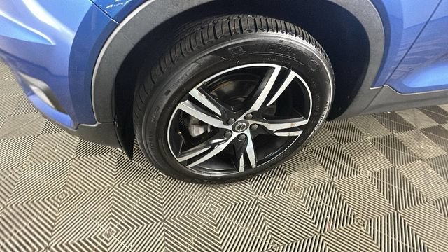 Used 2019 Volvo XC40 T5 R-Design AWD/4WD image 9