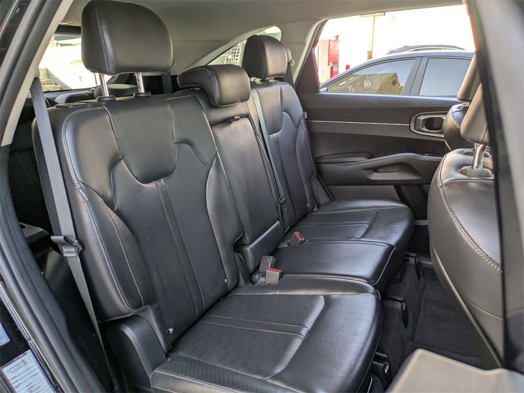 Used 2024 Kia Sorento S image 27