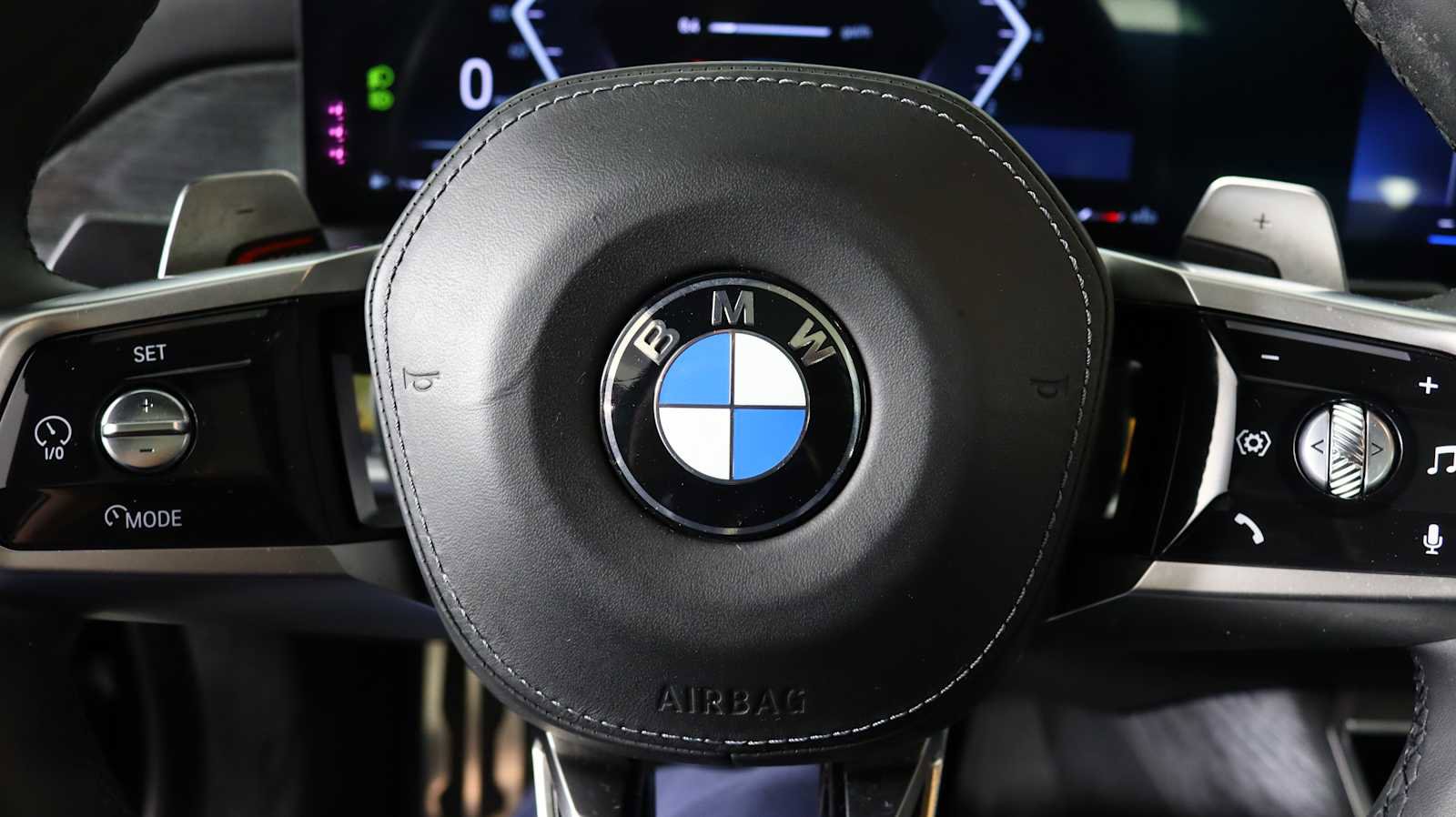 Used 2023 BMW 760i xDrive w/ Executive Package image 16