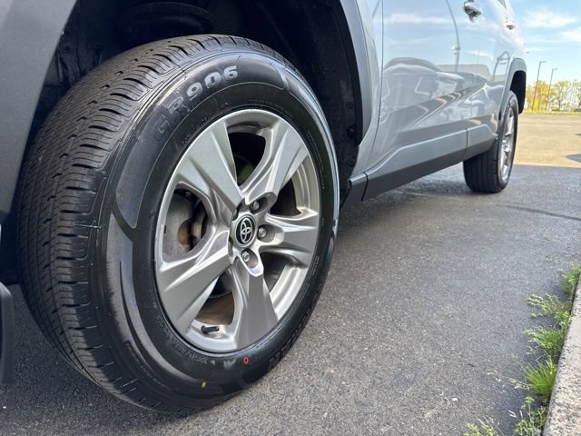 Used 2023 Toyota RAV4 XLE AWD/4WD image 25