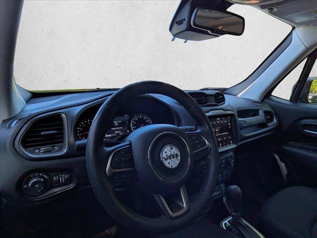 Used 2022 Jeep Renegade Latitude w/ Sun/Sound Group AWD/4WD image 10