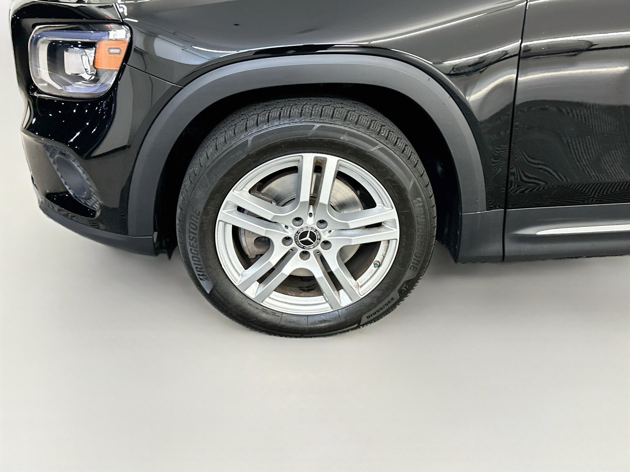 Used 2022 Mercedes-Benz GLB 250 4MATIC w/ Premium Package Lite image 11