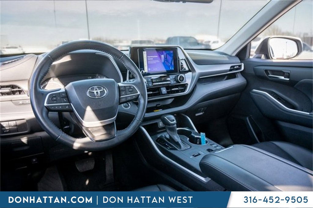 Used 2024 Toyota Highlander XLE image 23
