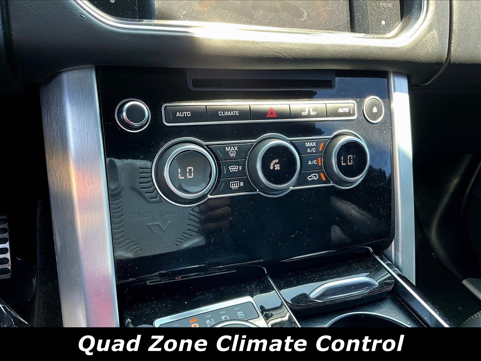 Used 2015 Land Rover Range Rover Supercharged AWD/4WD image 14