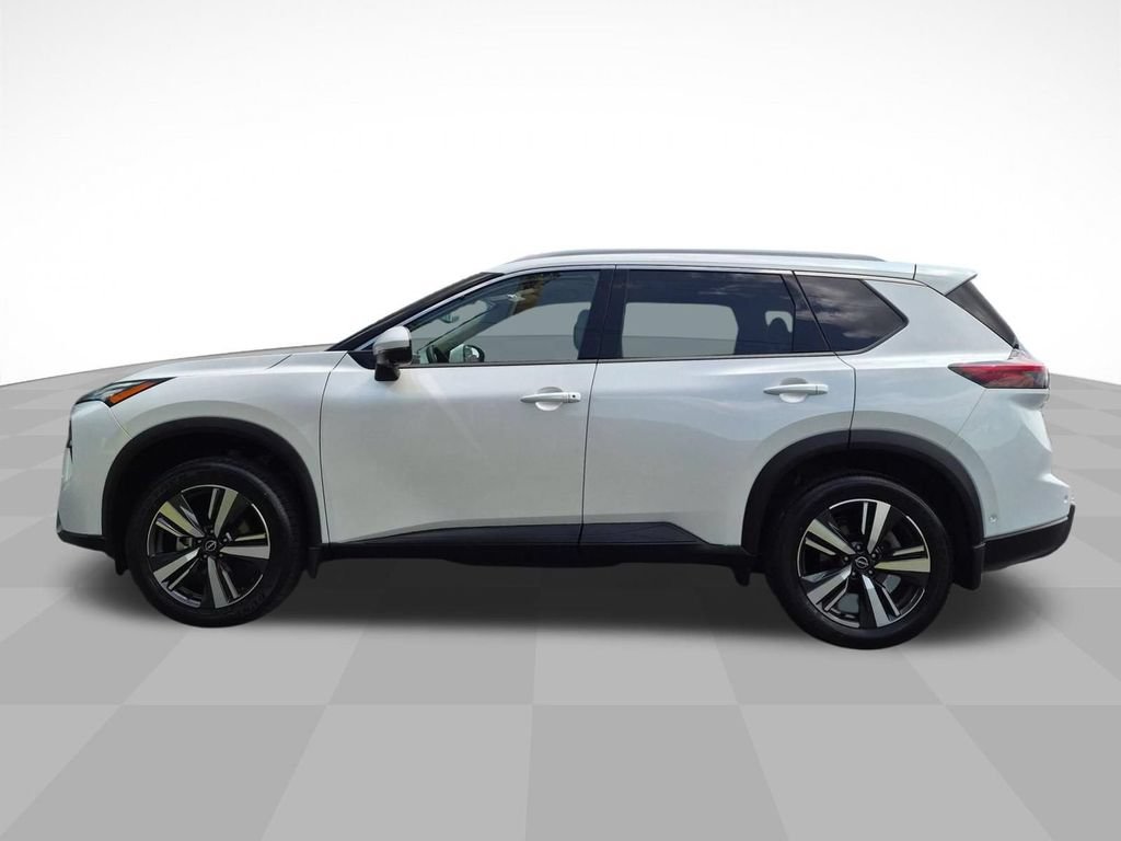 Used 2025 Nissan Rogue SL AWD/4WD image 6