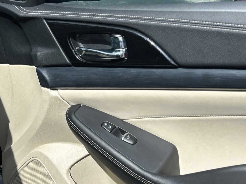 Used 2023 Nissan Maxima Platinum w/ Sport Mat Group FWD image 44