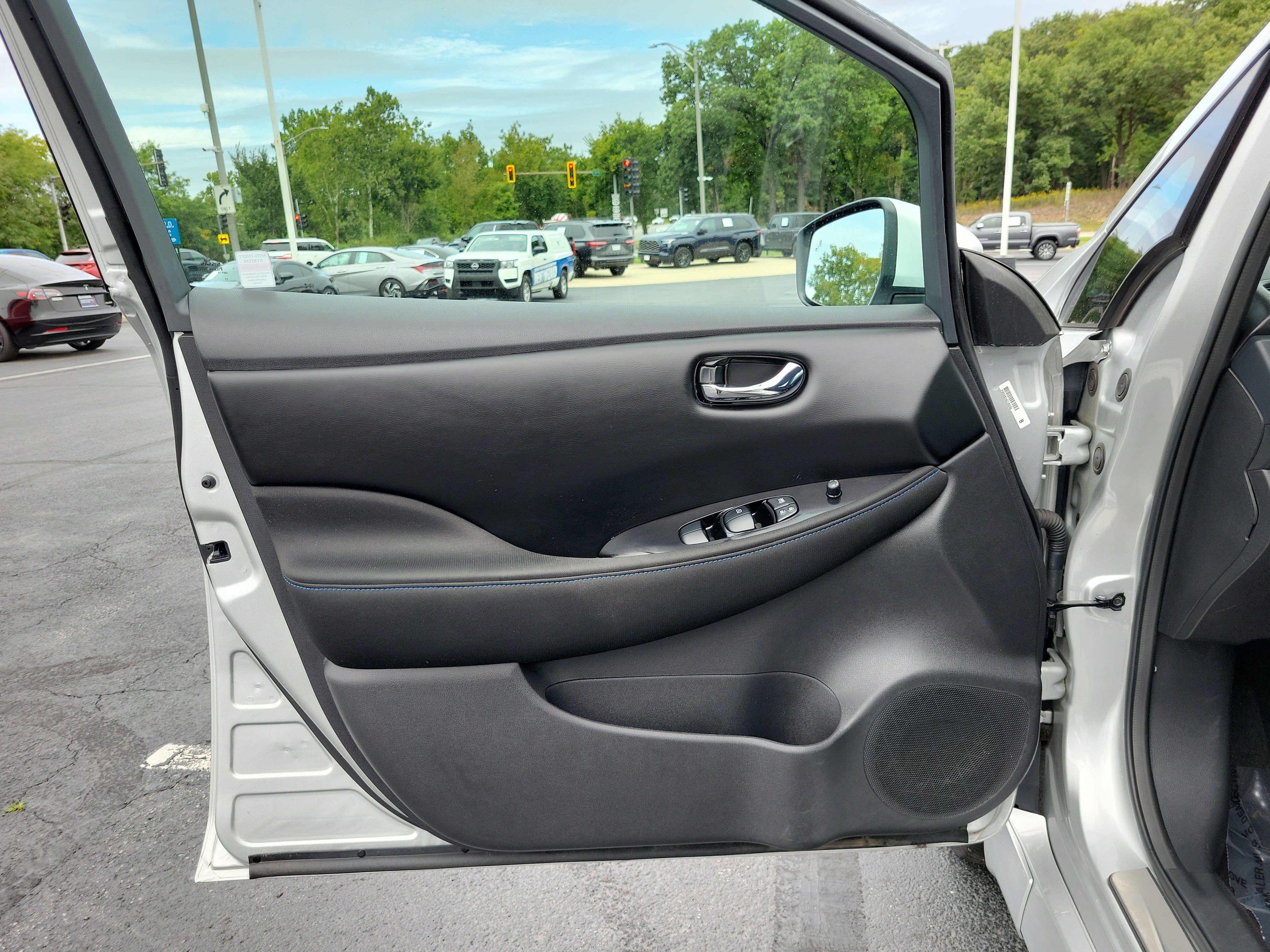 Used 2024 Nissan Leaf SV Plus FWD image 18