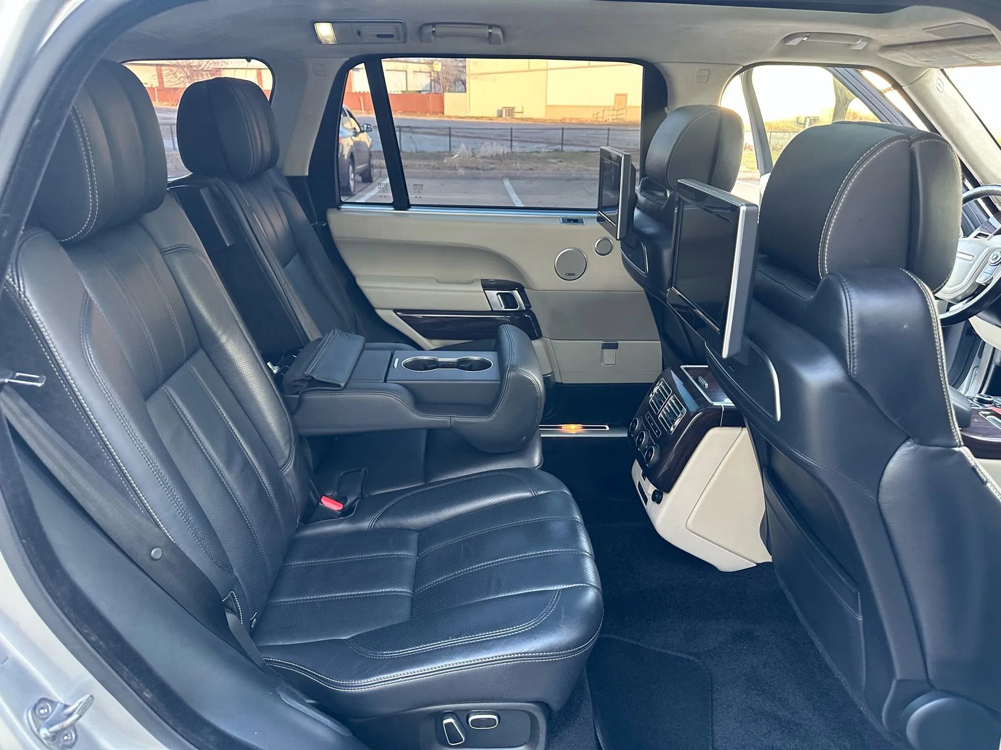 Used 2014 Land Rover Range Rover Long Wheelbase Autobiography image 26