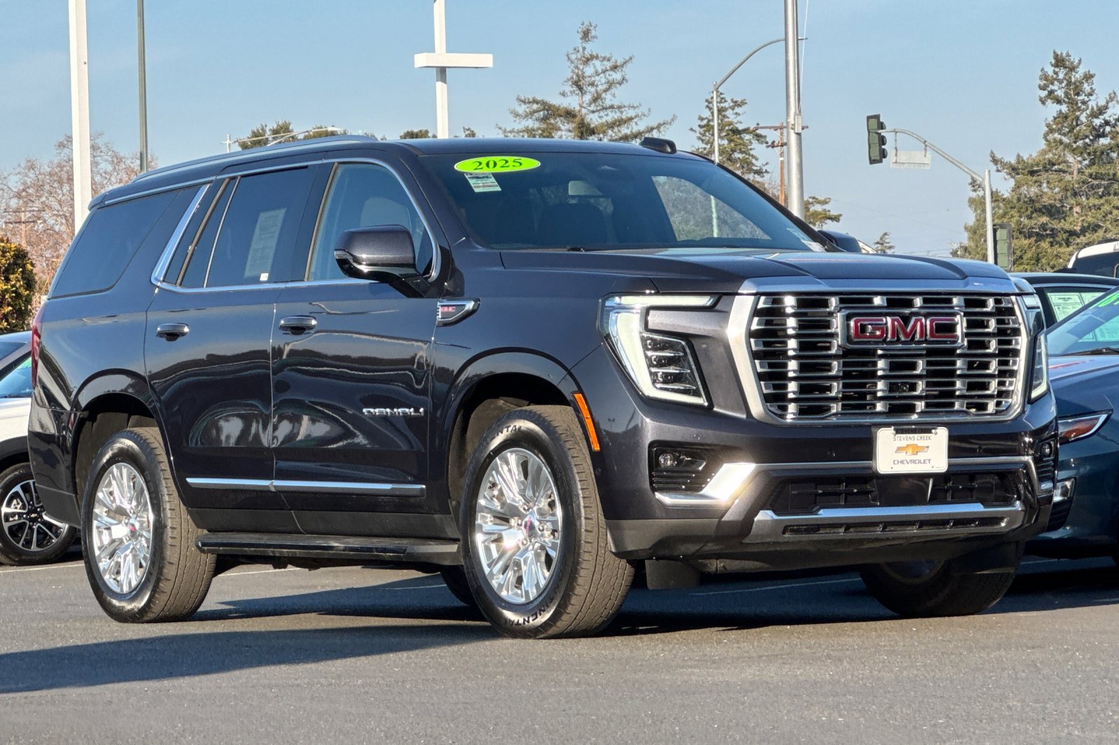 Used 2025 GMC Yukon Denali image 2