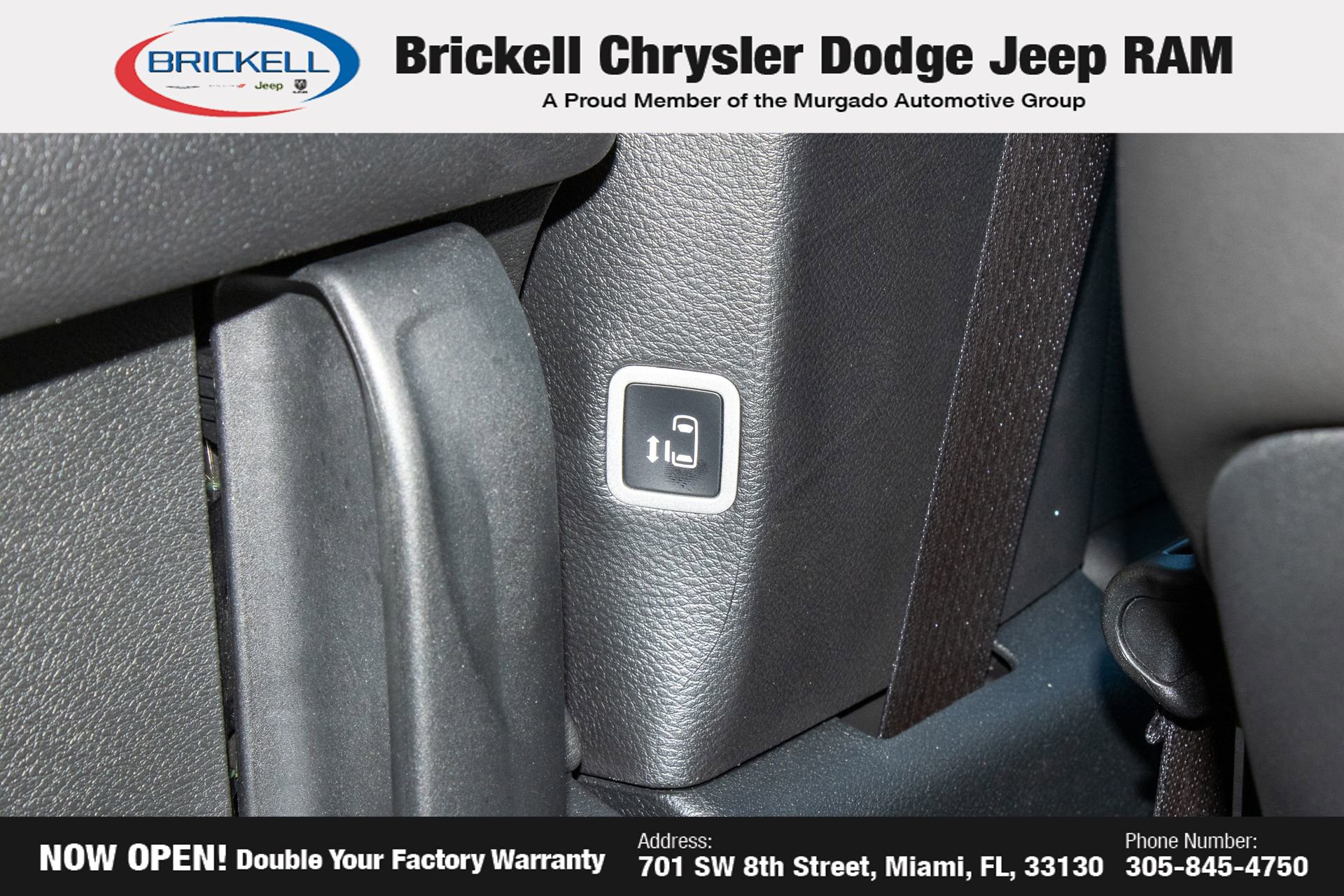 New 2025 Chrysler Pacifica Select FWD image 22