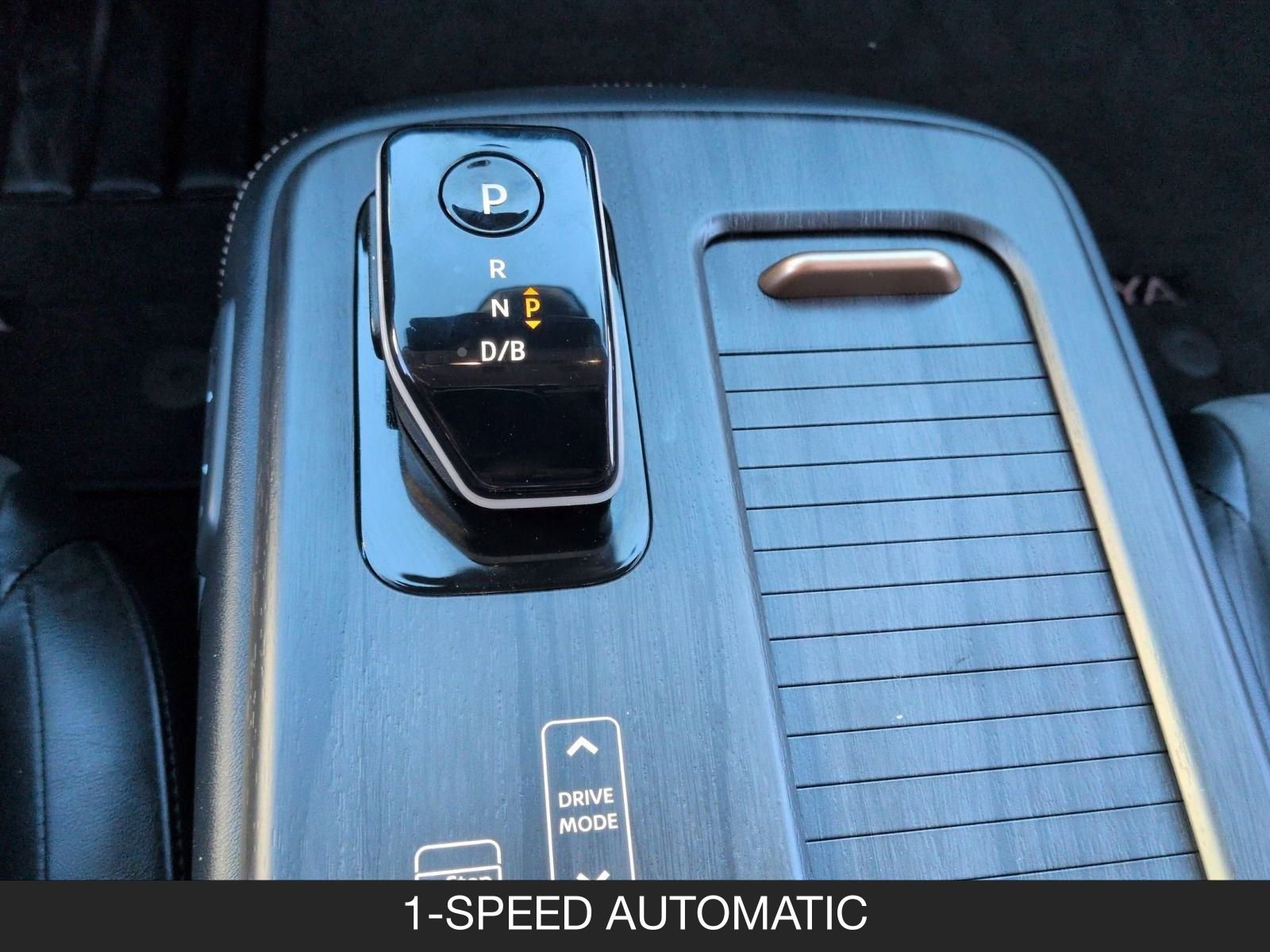 Used 2024 Nissan Ariya AWD image 17