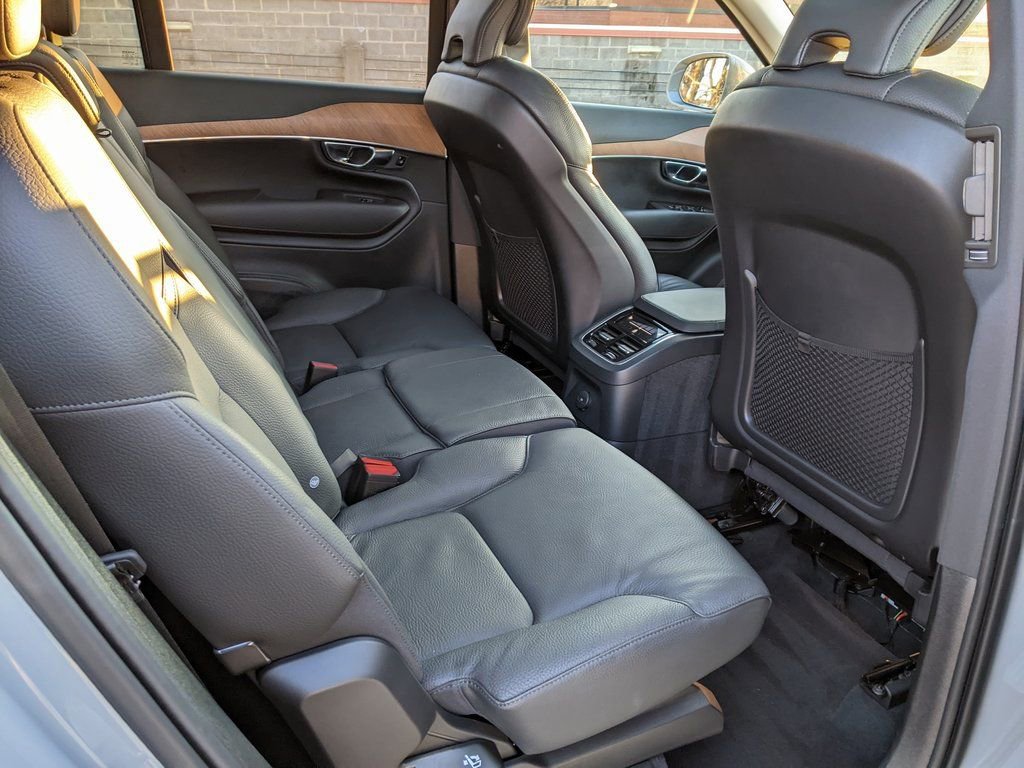 Certified 2025 Volvo XC90 T8 Plus w/ Protection Package Premier image 25