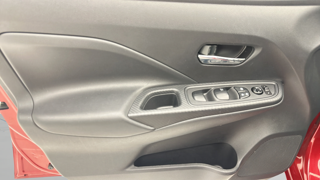 Used 2025 Nissan Versa SV FWD image 13