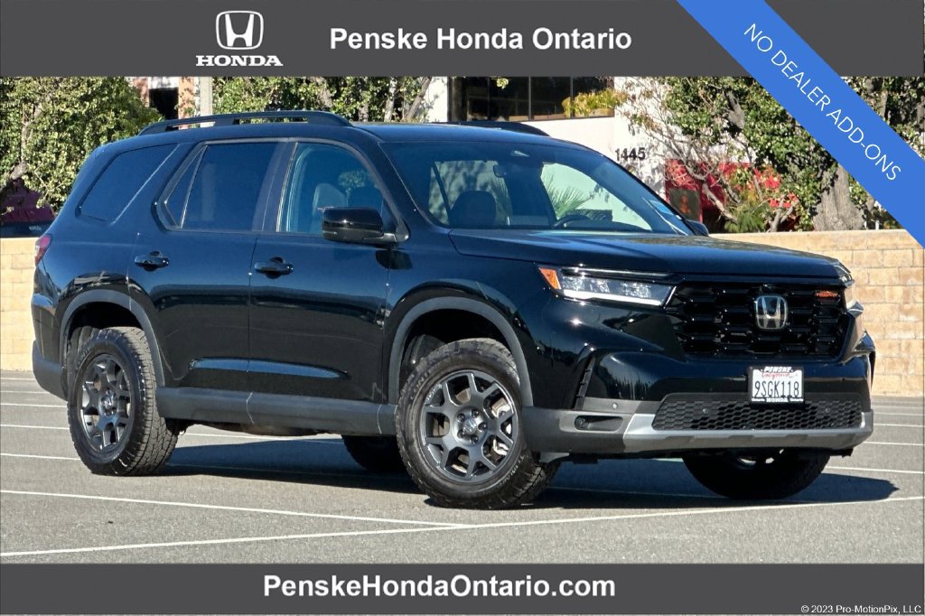 Certified 2025 Honda Pilot TrailSport image 1