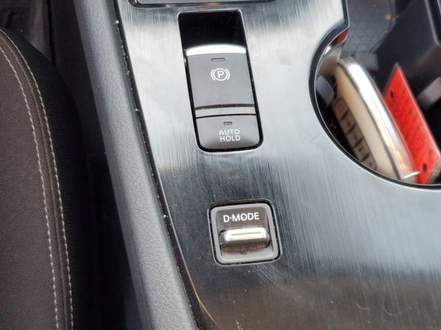 Used 2023 Nissan Rogue SV image 25