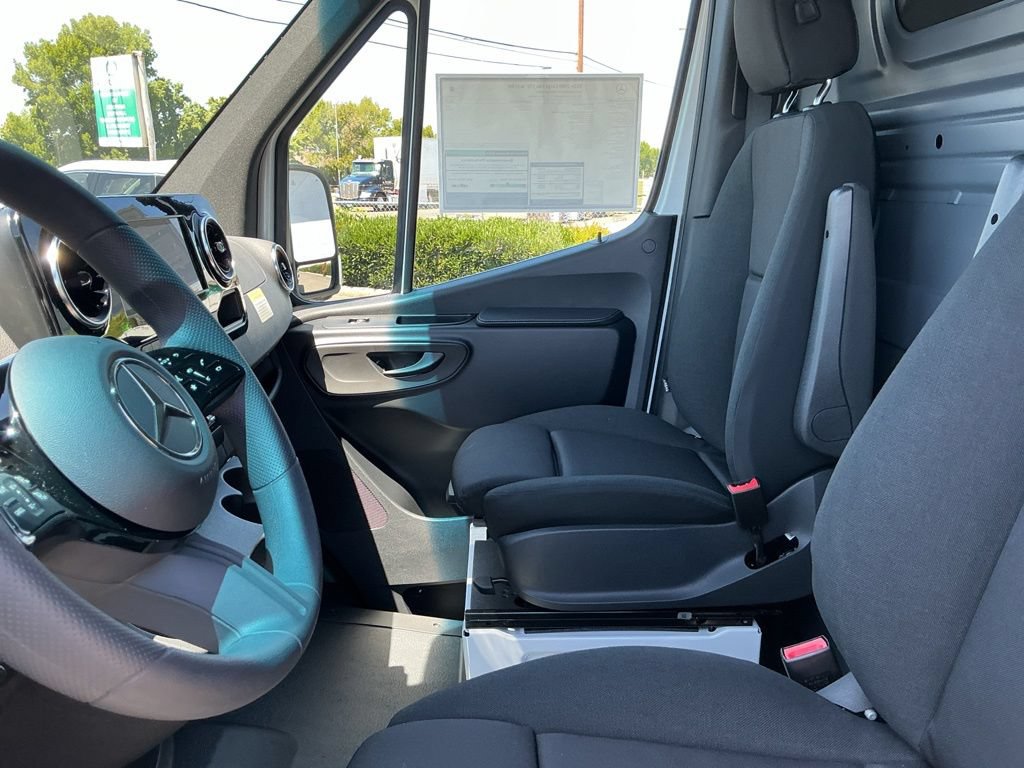 New 2026 Mercedes-Benz Sprinter 2500 image 11