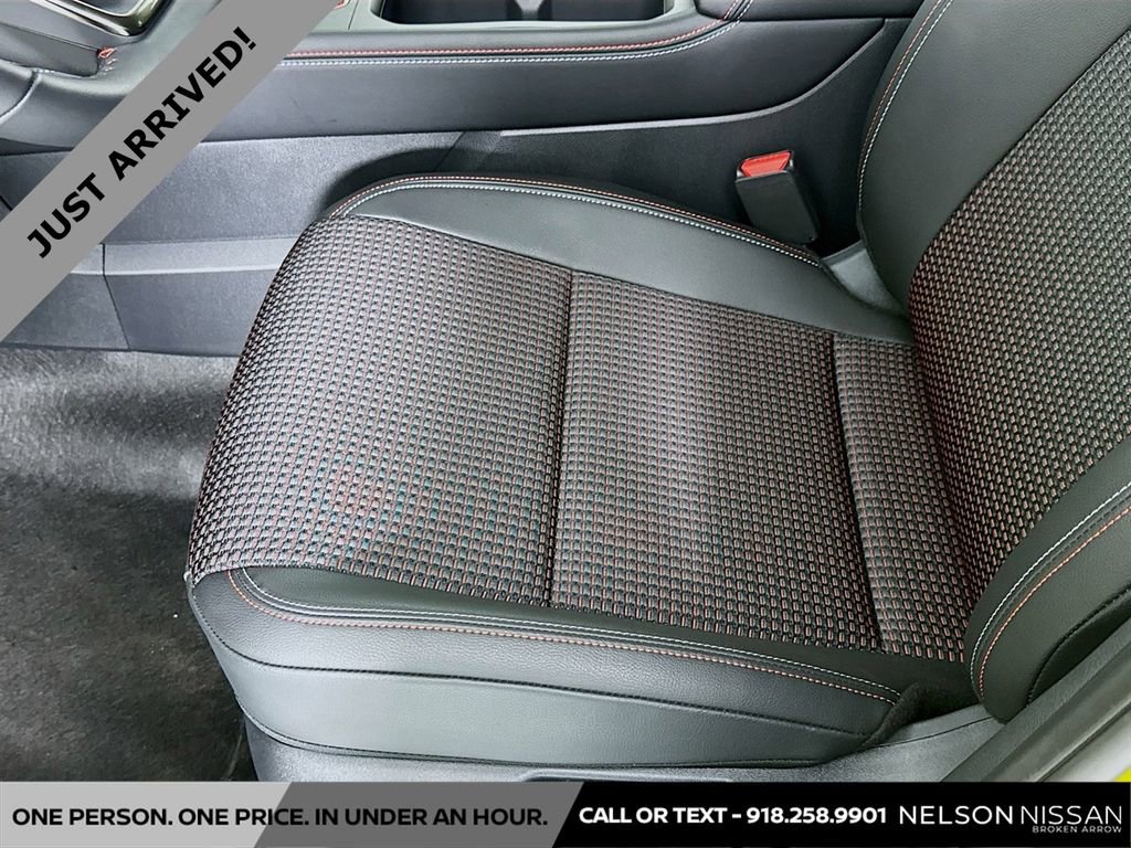 Certified 2025 Nissan Kicks SR image 18