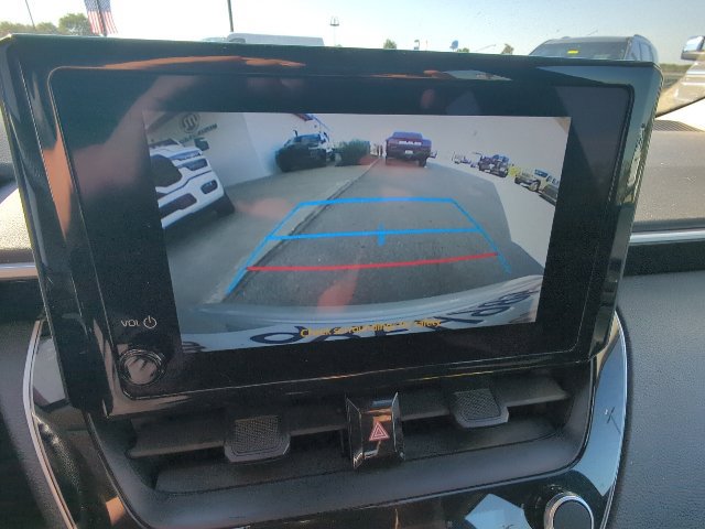 Used 2025 Toyota Corolla LE FWD image 18