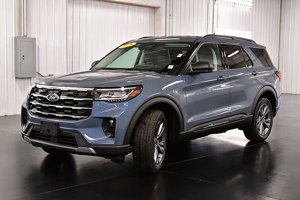 New 2026 Ford Explorer Active w/ Active Comfort Package AWD/4WD image 3