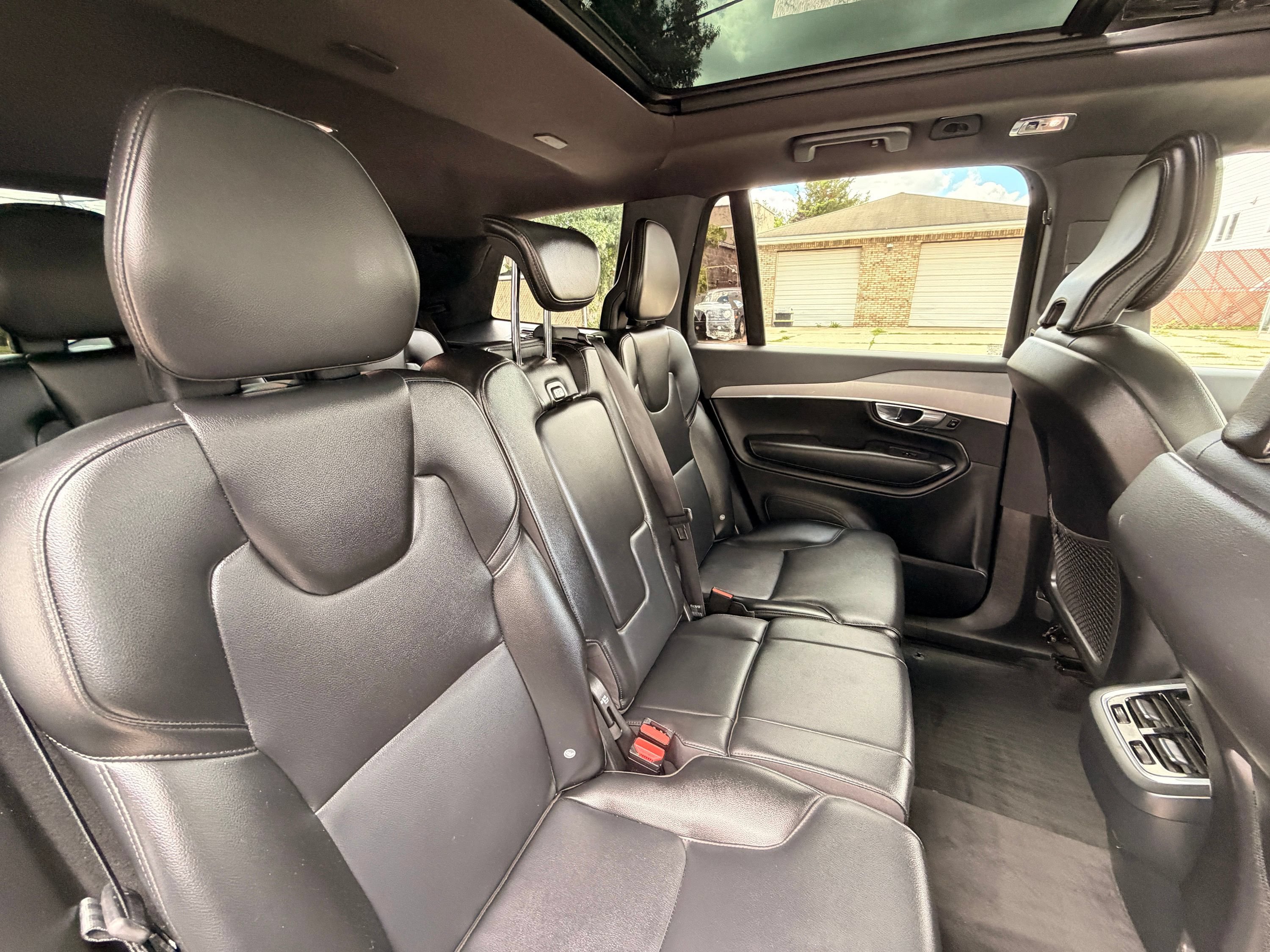 Used 2022 Volvo XC90 T5 Momentum w/ Climate Package AWD/4WD image 23