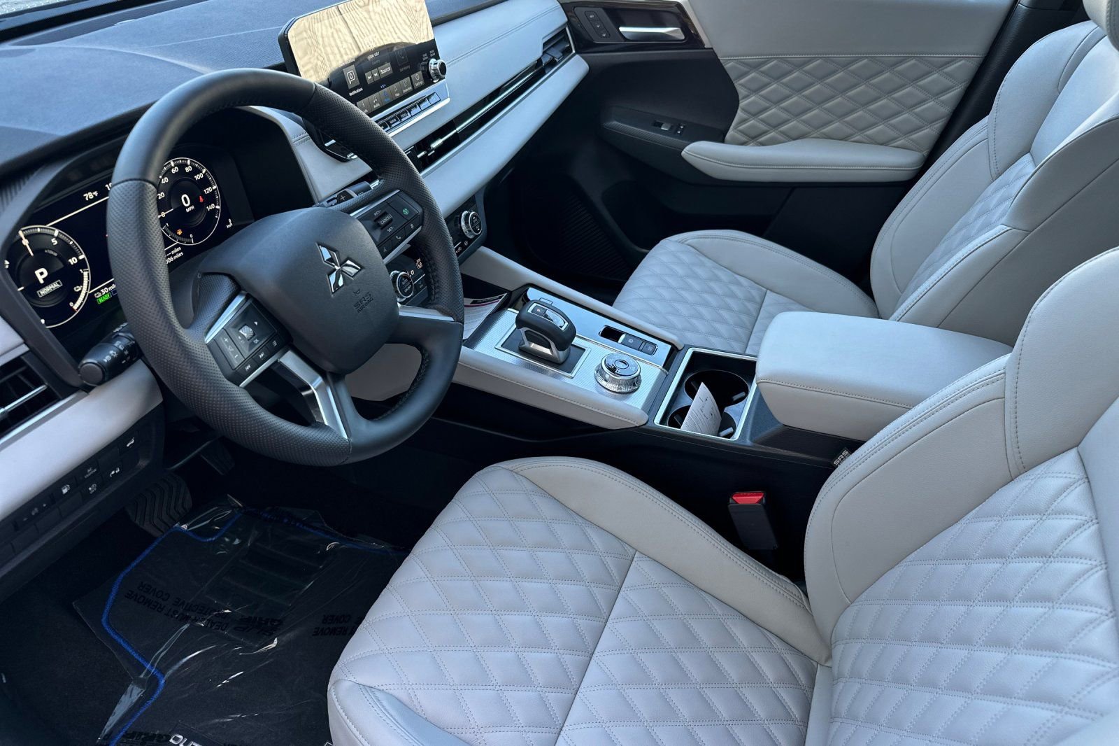 New 2025 Mitsubishi Outlander SEL image 9