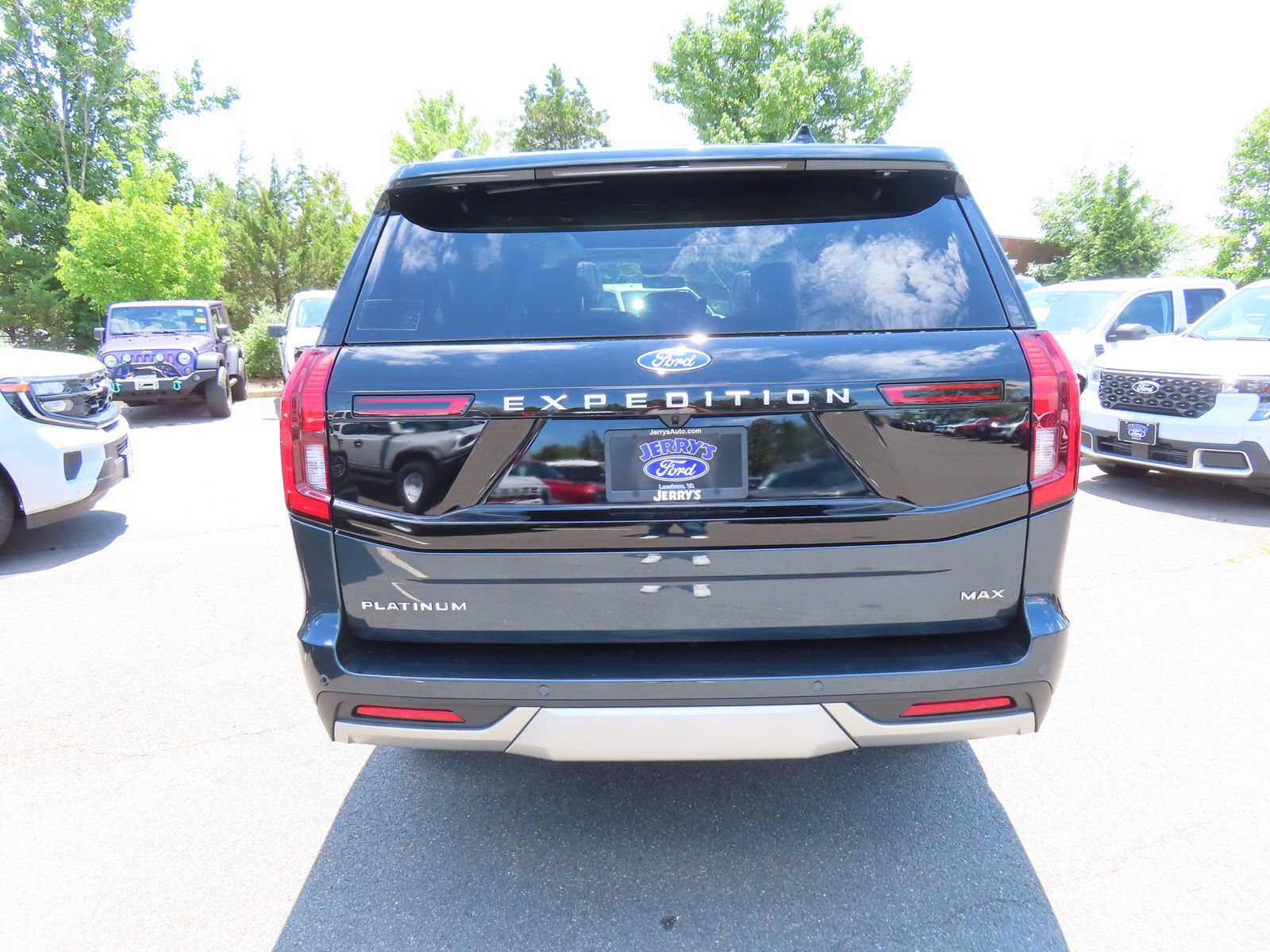 New 2026 Ford Expedition Max Platinum w/ Driver's Package AWD/4WD image 5