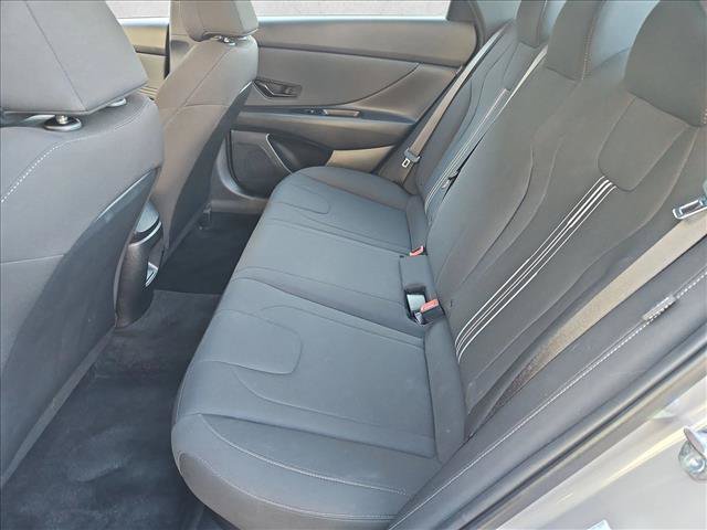 Used 2025 Hyundai Elantra SEL FWD image 19